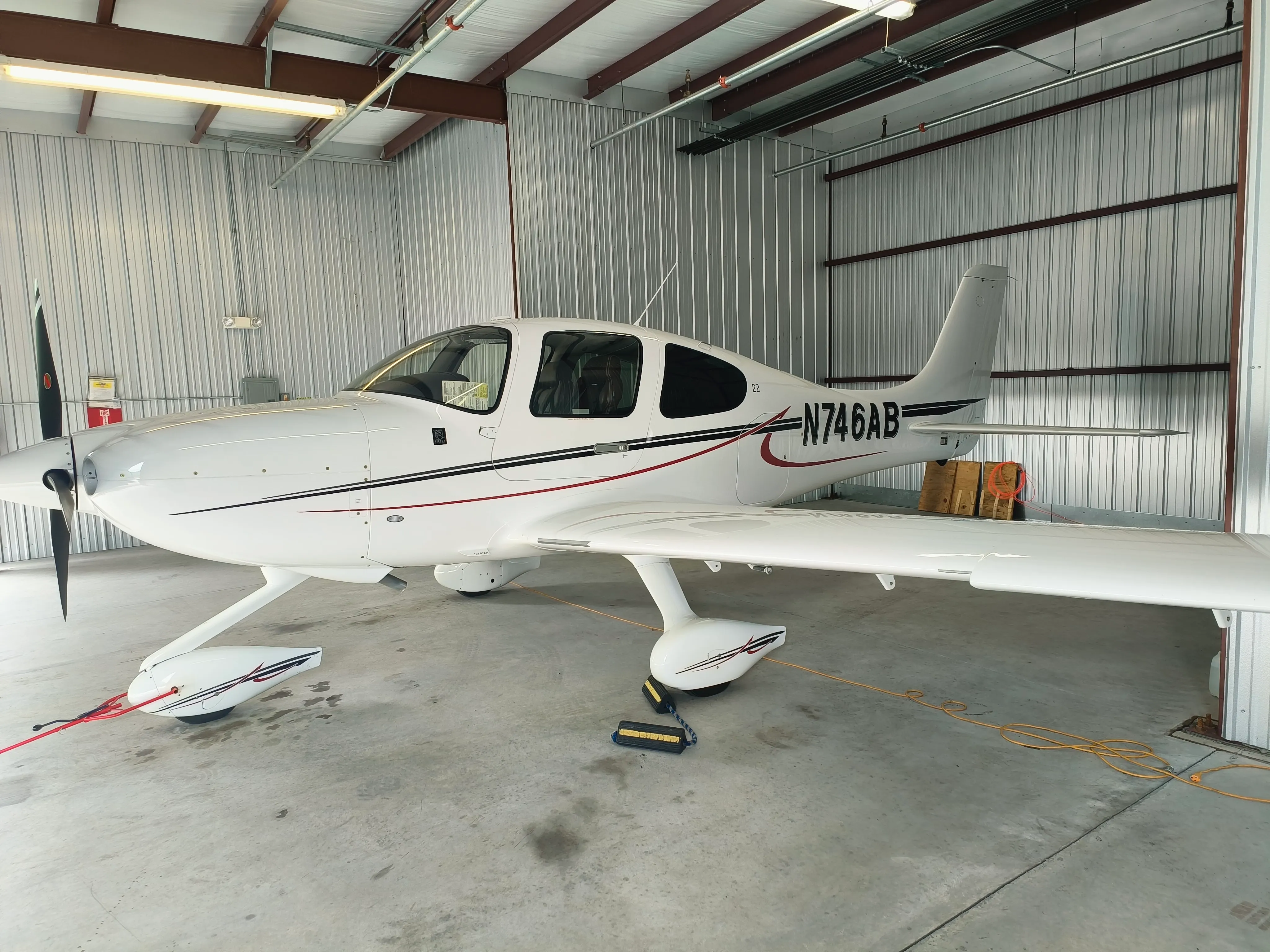 sr22-hanger